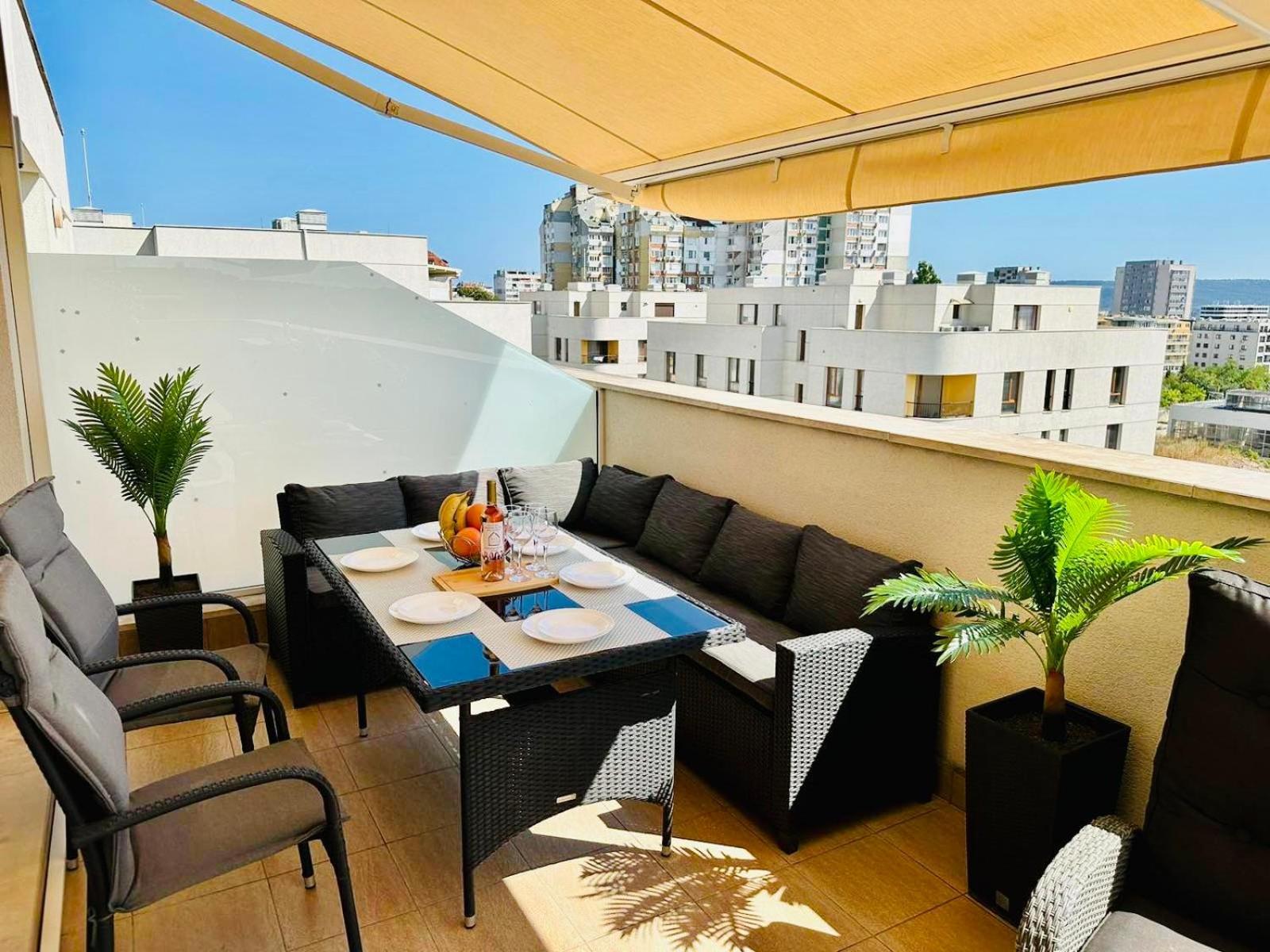 Spacious Prestige Penthouse Varna Buitenkant foto