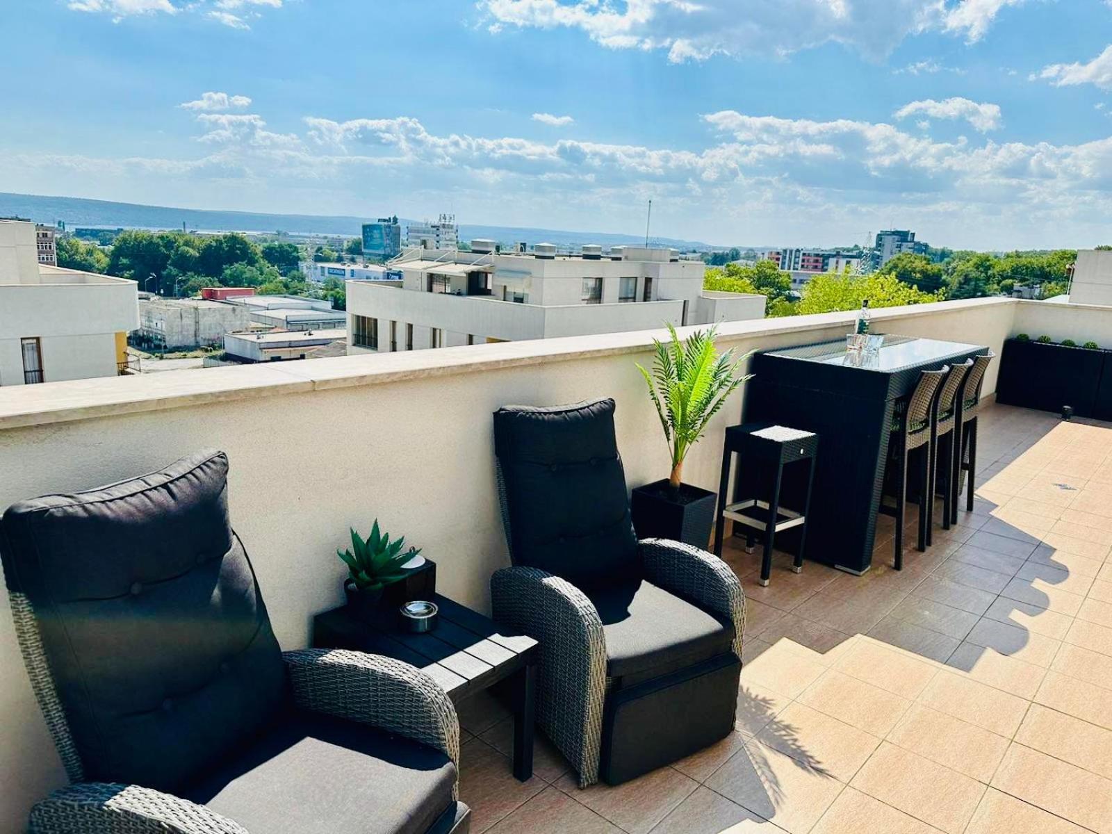 Spacious Prestige Penthouse Varna Buitenkant foto